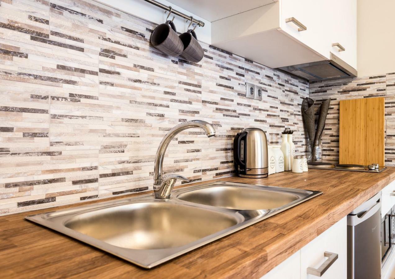 Exceptionally Located Studio Apartment Atena Exterior foto